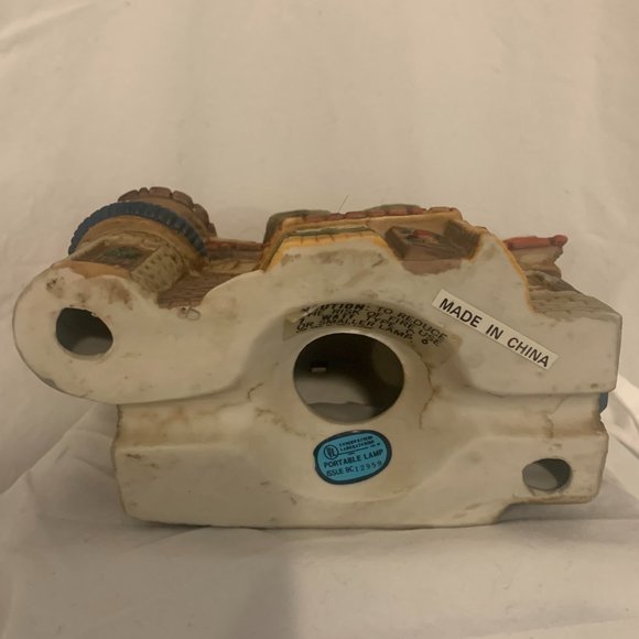 Lighted Porcelain Christmas Village Inn Light Not included - Picture 5 of 5